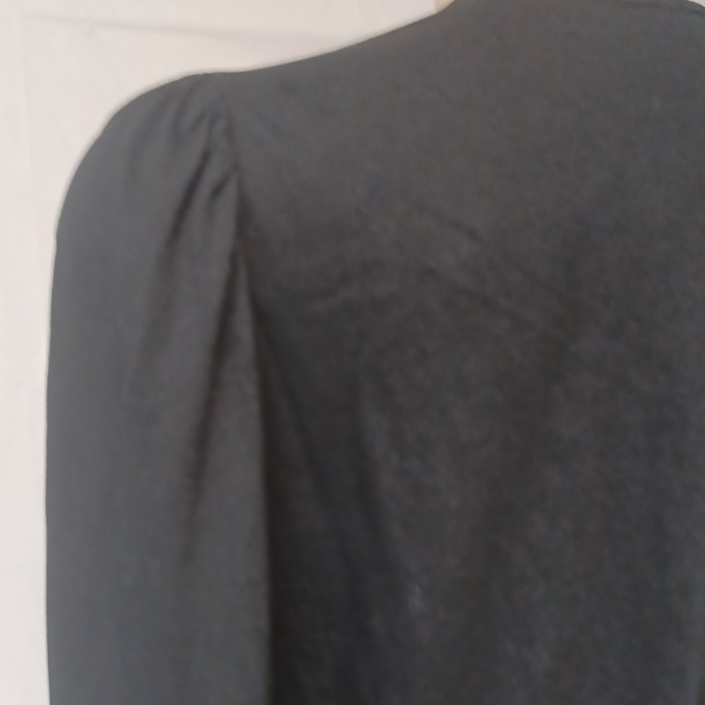 BANANA REPUBIC SIZE M Elegant Black Wrap Top - Picture 4 of 11
